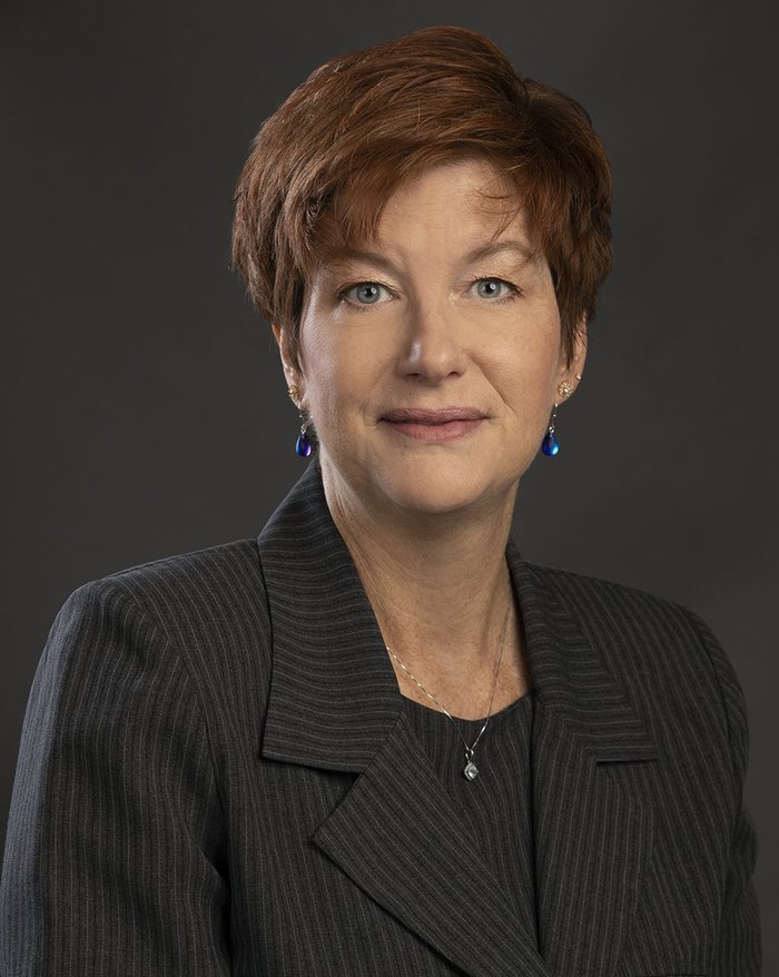 Donna Marie Hartnett headshot